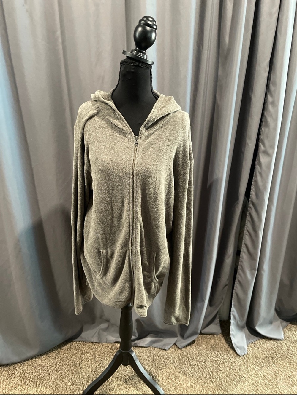 barefoot dreams, cozy, chic ultra lite full zip hoodie size medium